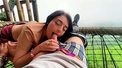 Isabella se graban teniendo sexo en la ladera